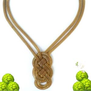 Elegant Gold Knot Necklace